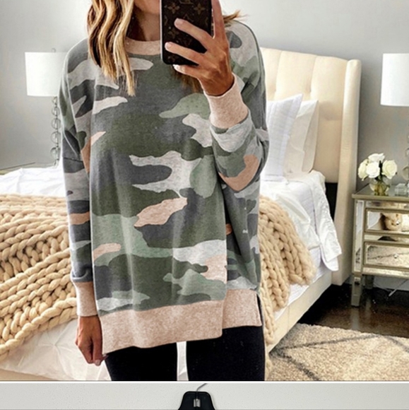 Camouflage Oversized Sweatshirt - Picture 1 of 3
